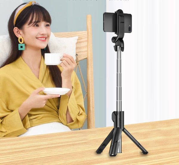 q07 foldable mini tripod & selfi stick with led light bluetooth remote shutter