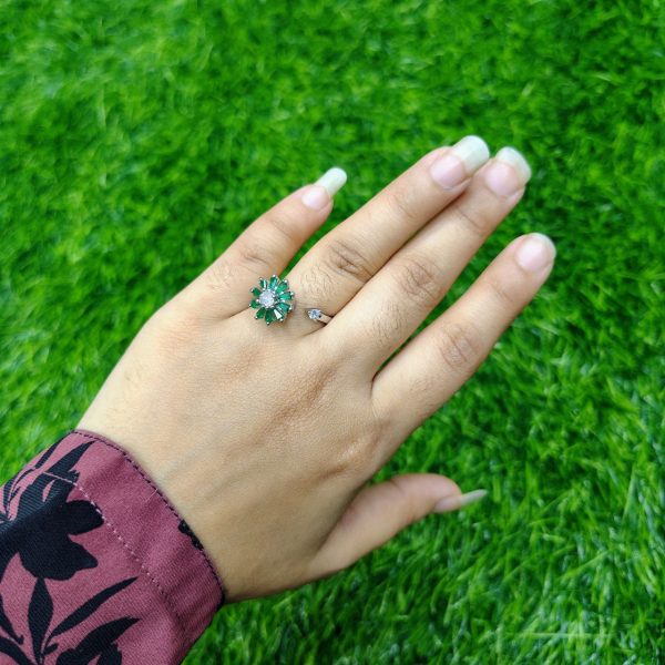 spinning blossom green stone ring