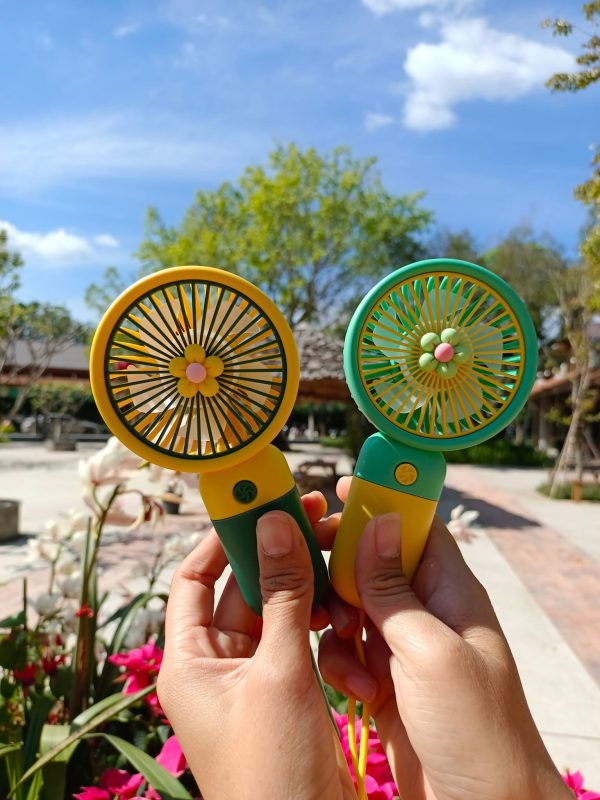handheld portable desktop table usb rechargeable sports pocket mini fan with lanyard