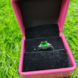 emerald shine classic ring