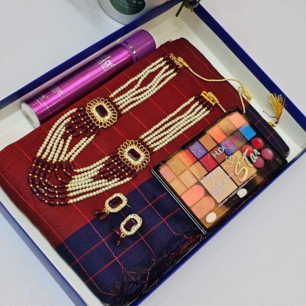 sharee + perfume + neckless set + make up box combo