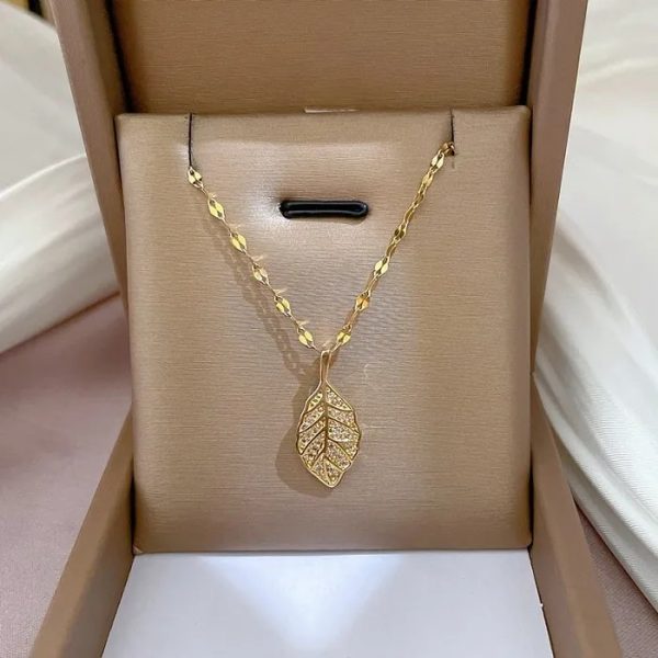 womens luxurious leaf titanium steel zircon necklace