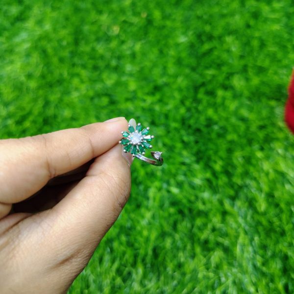 spinning blossom green stone ring
