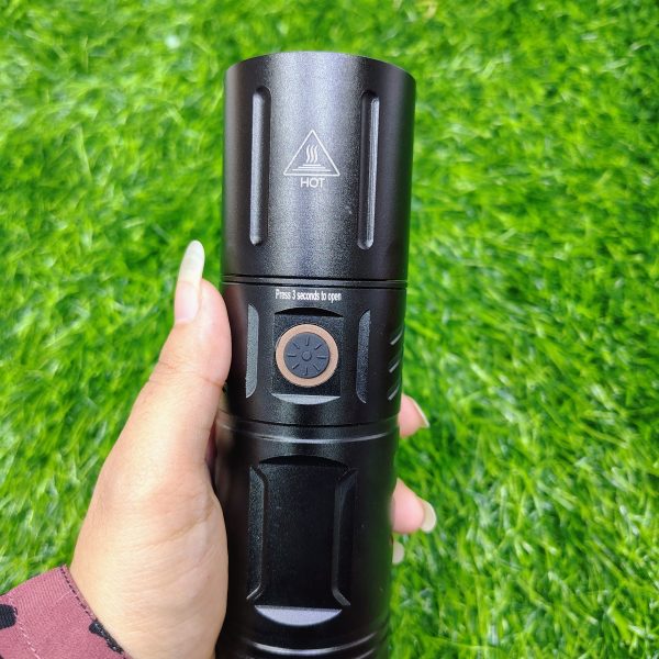 telescopic zoom led flashlight