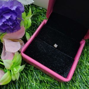 tiny crystal chowtuskoni nose pin for women