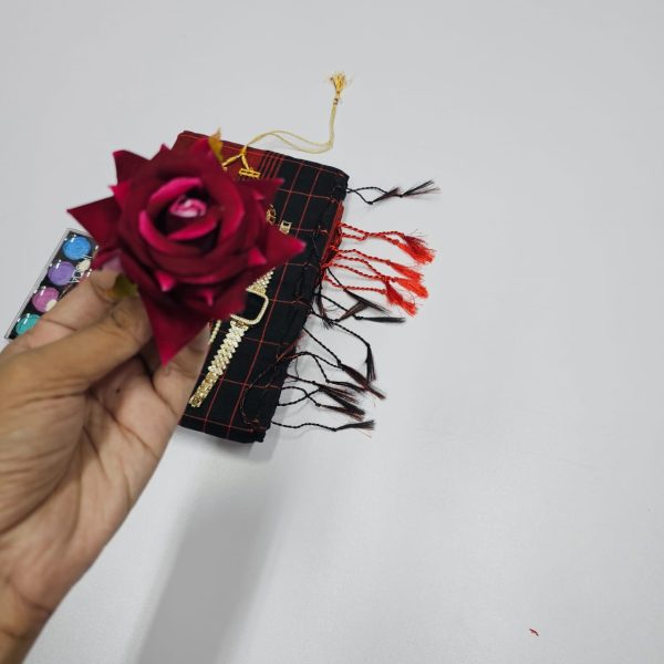 sharee + watches + neckless set + make up box + flowers combo