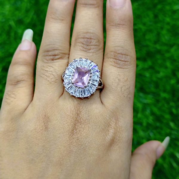 emerald radiance luxury ring