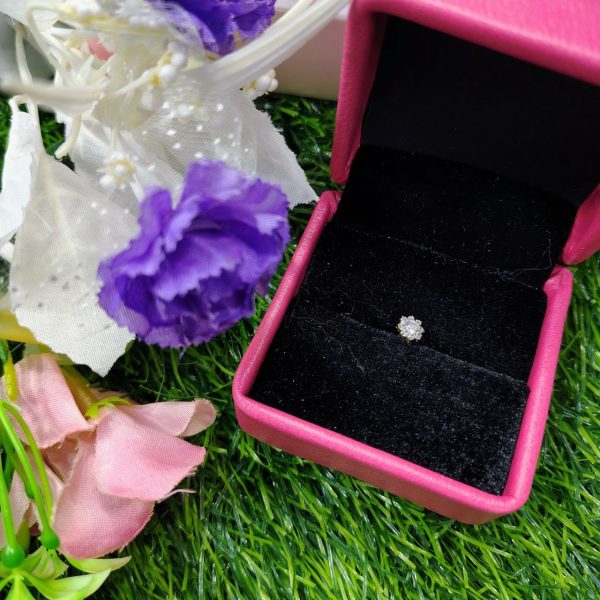 9 stone floral nose pin (with gift box)