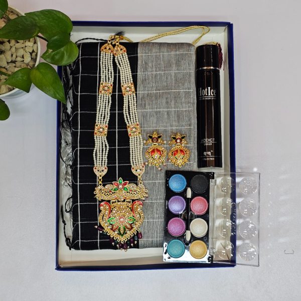 sharee + perfume + neckless set + make up box combo