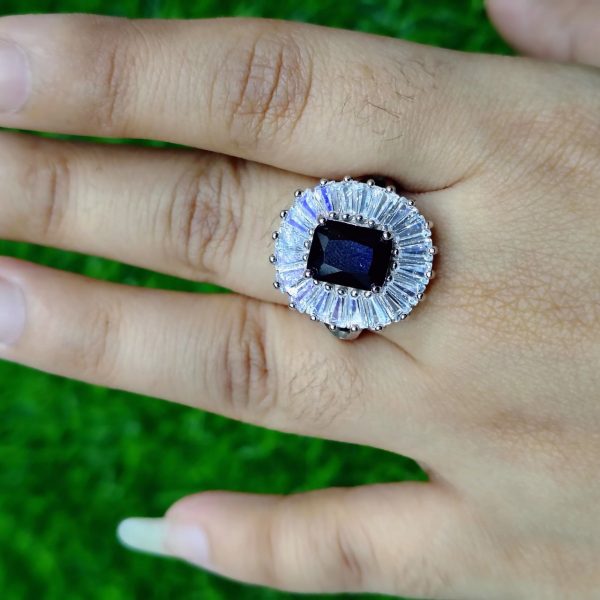 emerald radiance luxury ring