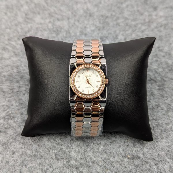 Elegant Multti Ladies Quartz Watch with Crystal Bezel – Premium Bracelet Design (White Dial)