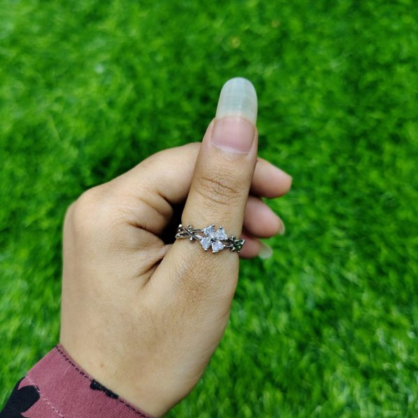 silver bloom leaf ring