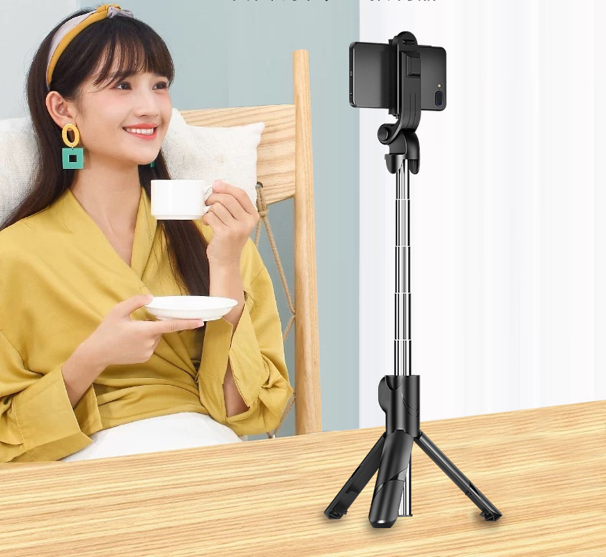 Q07 Foldable Mini Tripod & Selfi Stick with LED Light Bluetooth Remote Shutter - Image 5