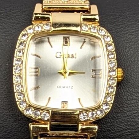 Luxury Golden Stone Studded Ladies Quartz Watch – Stylish & Elegant Design (White Dial) - Image 3