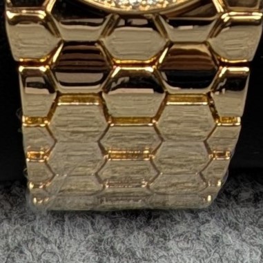 Elegant Golden Ladies Quartz Watch with Crystal Bezel – Premium Bracelet Design (Golden Dial) - Image 5