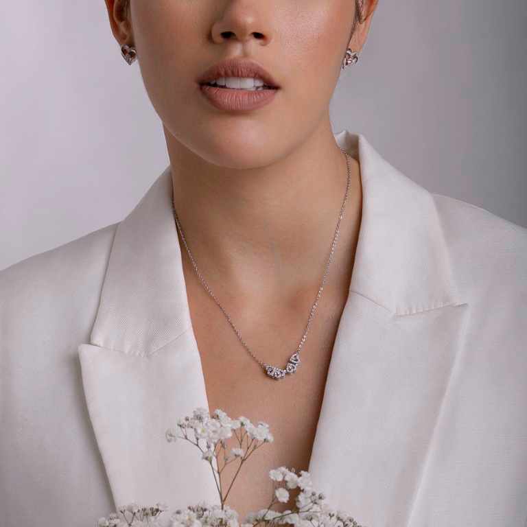 Love Heart Magnetic Pendant Chain Necklace - Image 5