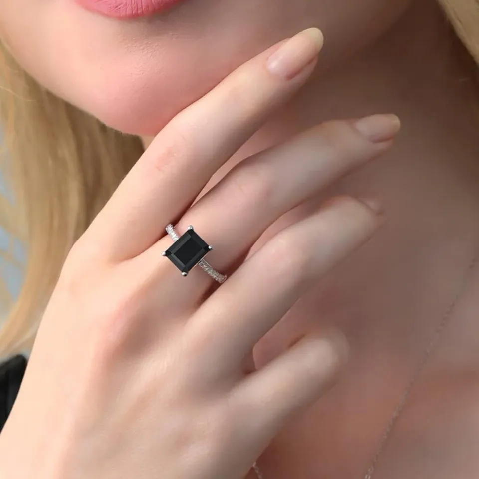 Chowtushkoni Dyuti Women's Ring - Image 3