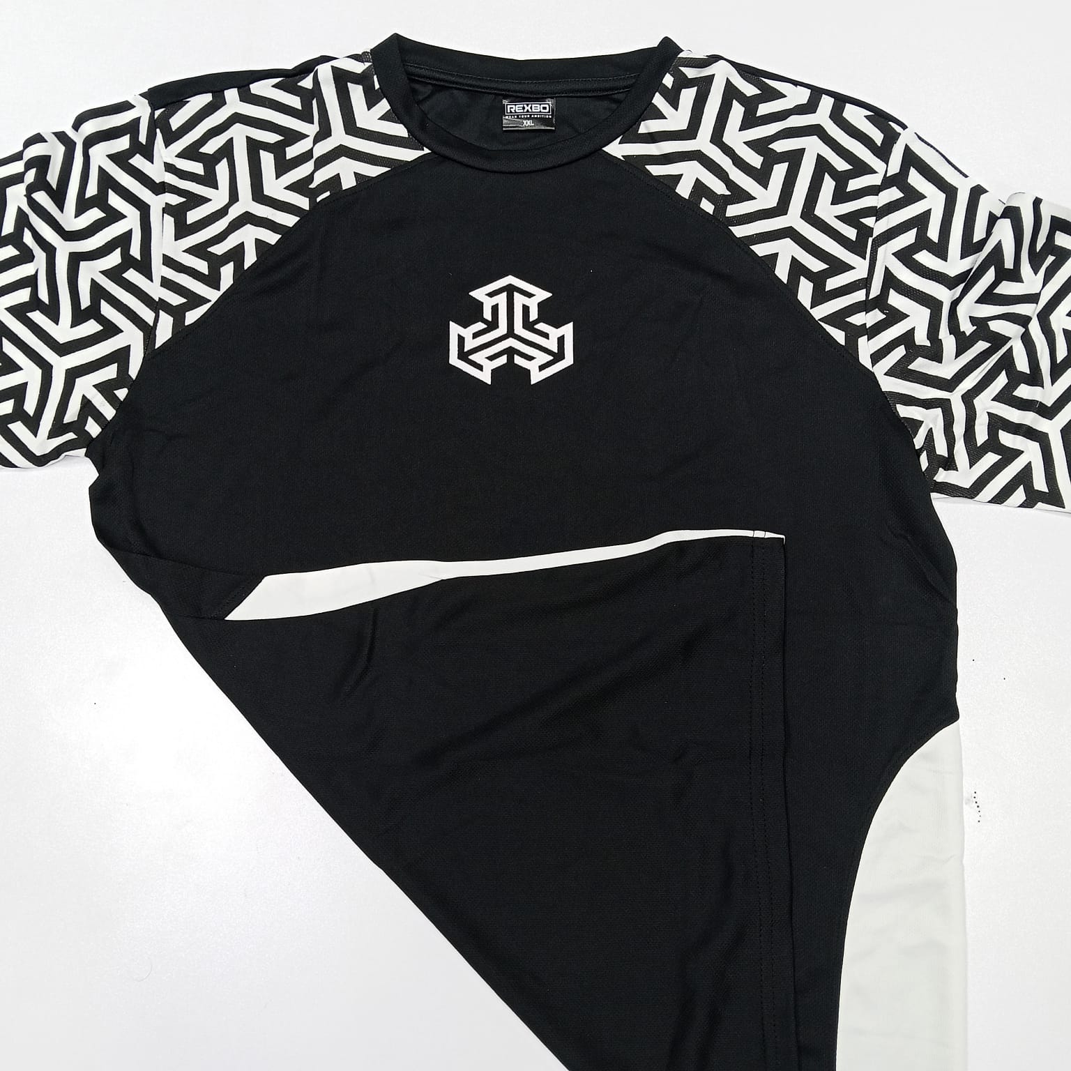 Stylish Mash Fabric Half Sleeve T-shirt - Image 4